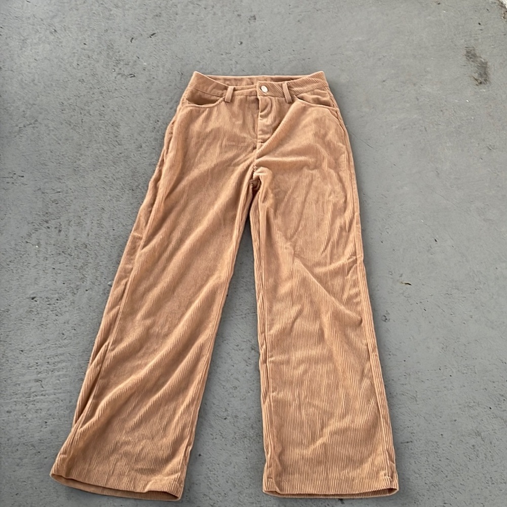 High- Waisted, warm, beige pants!!